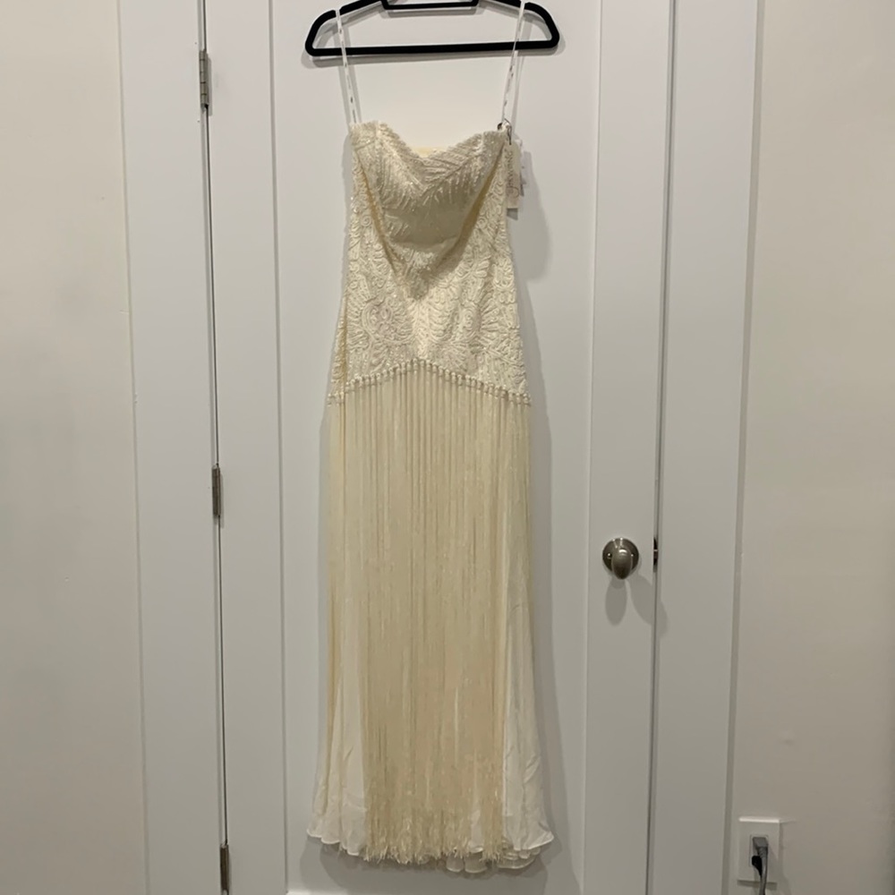 Sue Wong Nocturne Ivory Wedding Dress in Size 6